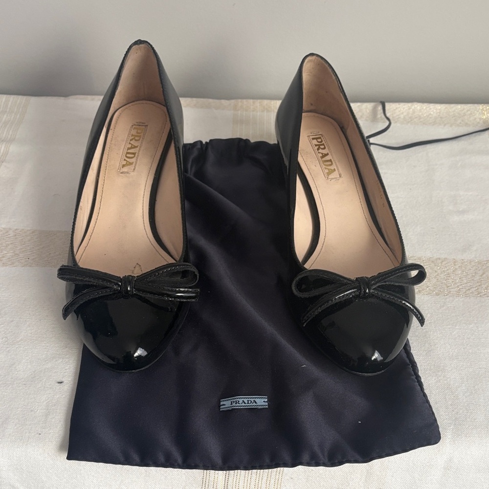 Designer PRADA Black patent leather with bow, size 40